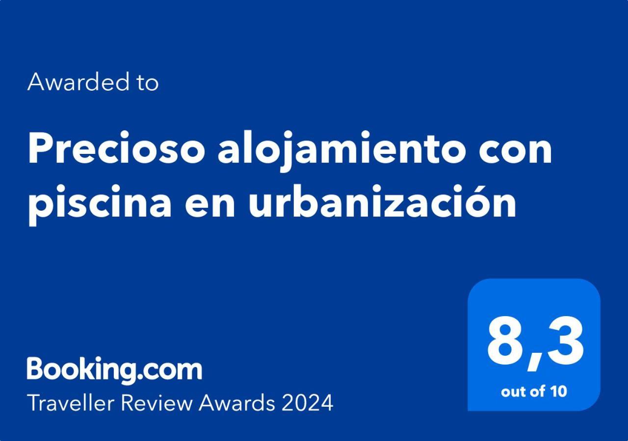 Precioso Alojamiento Con Piscina En Urbanizacion
